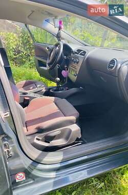 Хэтчбек SEAT Leon 2006 в Николаеве