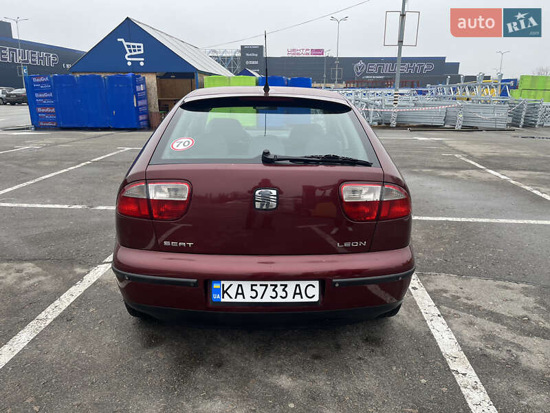 Хэтчбек SEAT Leon 2004 в Киеве