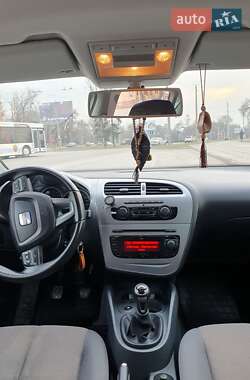 Хетчбек SEAT Leon 2009 в Запоріжжі