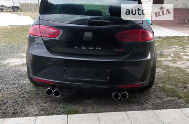 Хэтчбек SEAT Leon 2011 в Ратным