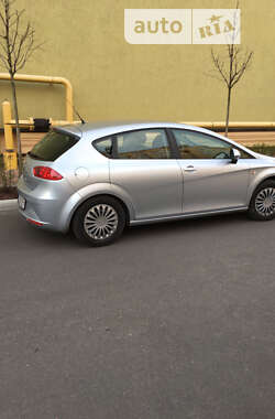 Хэтчбек SEAT Leon 2009 в Киеве