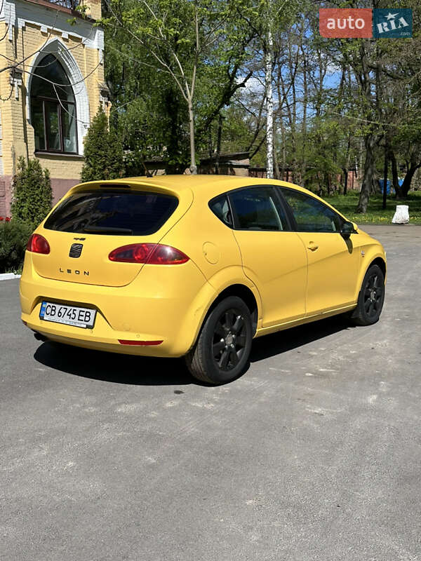 Хэтчбек SEAT Leon 2008 в Чернигове