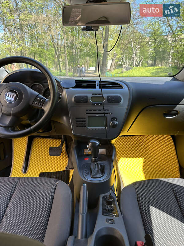 Хэтчбек SEAT Leon 2008 в Чернигове