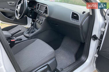 Хэтчбек SEAT Leon 2012 в 