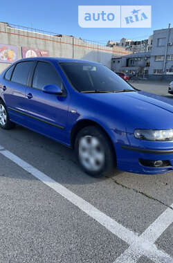 Хэтчбек SEAT Leon 2004 в Киеве