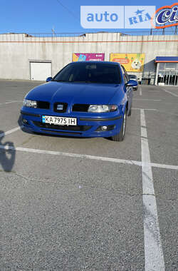 Хэтчбек SEAT Leon 2004 в Киеве