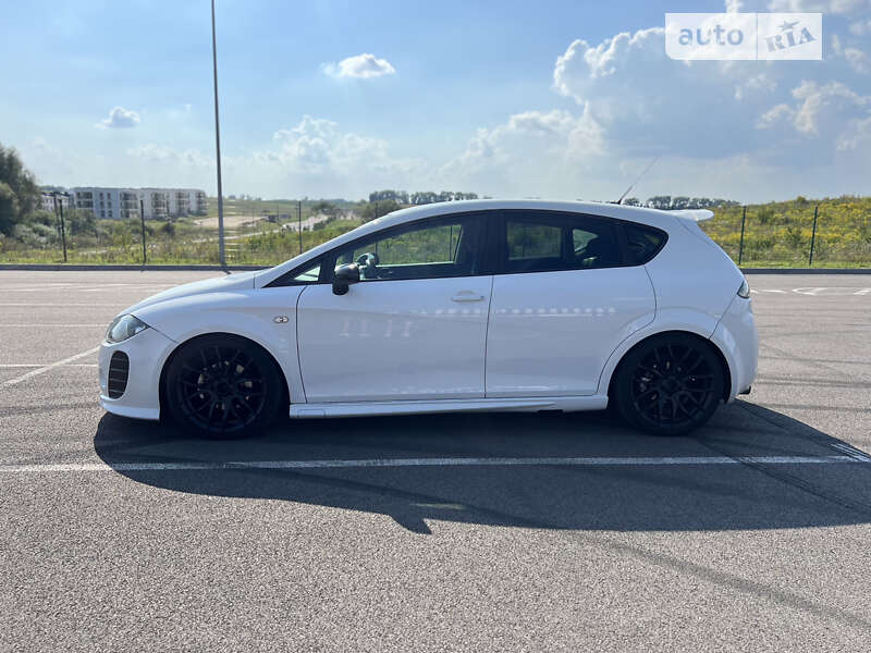 Хэтчбек SEAT Leon 2008 в Ровно