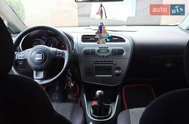 Хетчбек SEAT Leon 2006 в Мостиській