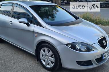 Хетчбек SEAT Leon 2008 в Києві