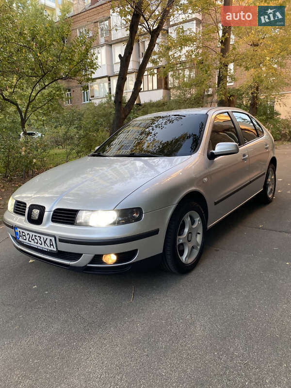 Хэтчбек SEAT Leon 2002 в 