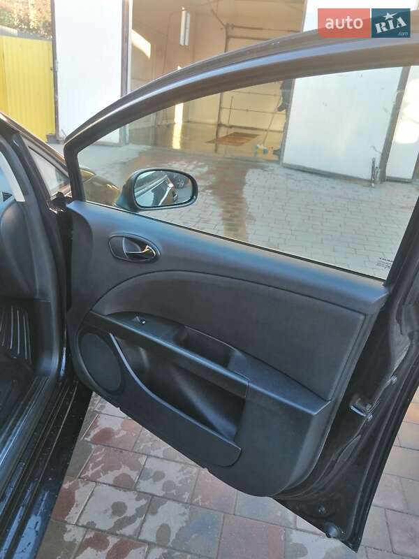 Хэтчбек SEAT Leon 2008 в Тернополе