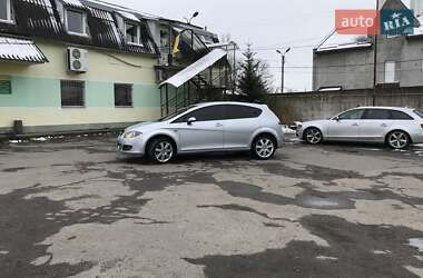 Хэтчбек SEAT Leon 2009 в 
