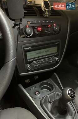 Хэтчбек SEAT Leon 2012 в 