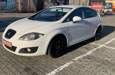 Хэтчбек SEAT Leon 2009 в Луцке