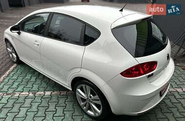 Хетчбек SEAT Leon 2011 в Кам'янському