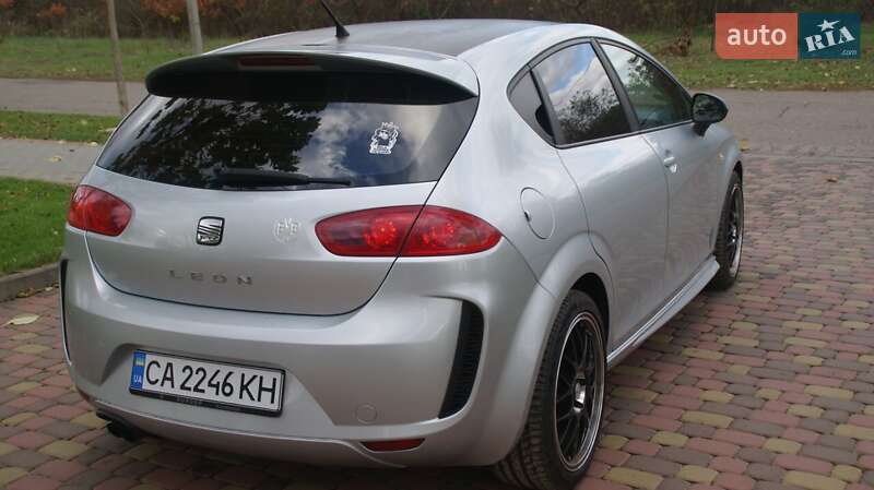 Хэтчбек SEAT Leon 2011 в Черкассах