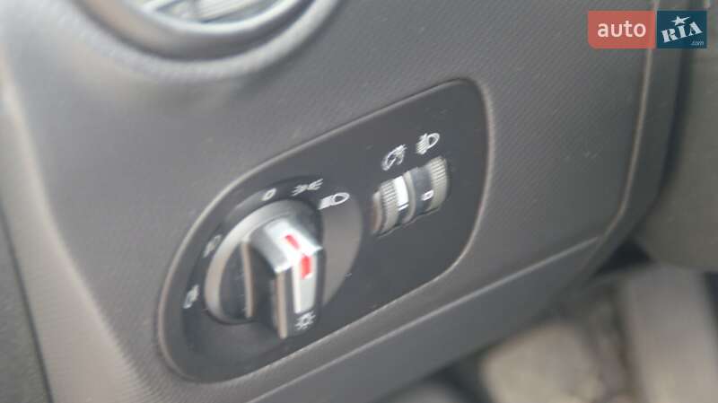 Хэтчбек SEAT Leon 2011 в Черкассах