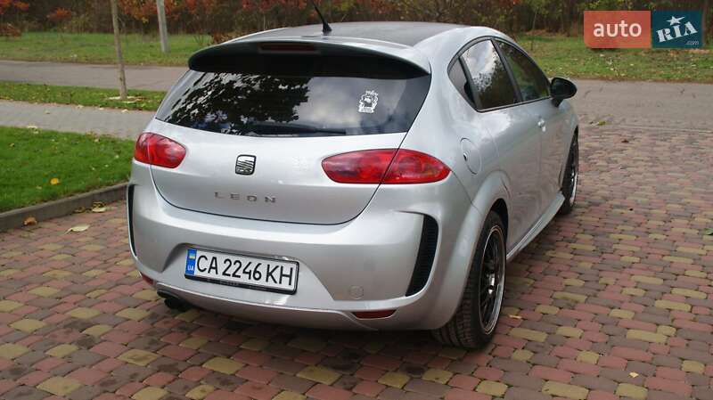 Хэтчбек SEAT Leon 2011 в Черкассах