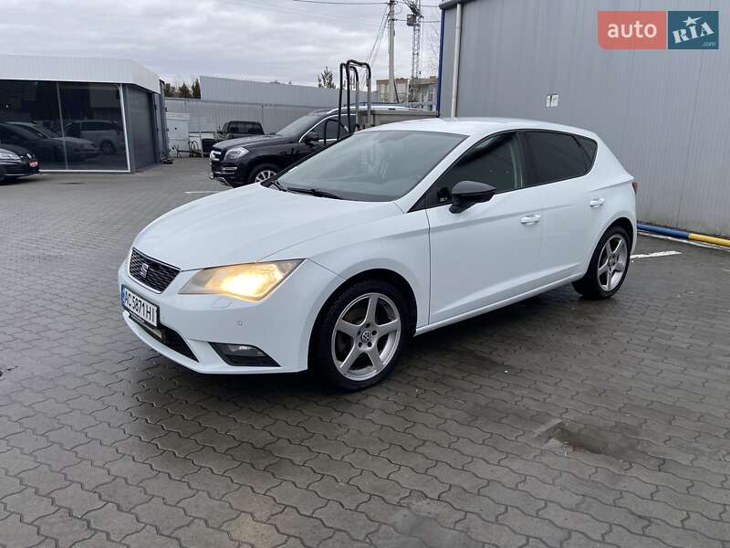 Хэтчбек SEAT Leon 2012 в Луцке