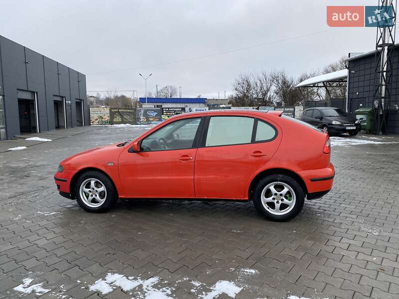 Хэтчбек SEAT Leon 2001 в Звягеле