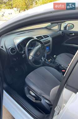 Хетчбек SEAT Leon 2010 в 