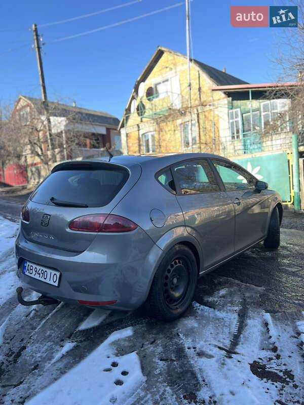 Хэтчбек SEAT Leon 2007 в Казатине
