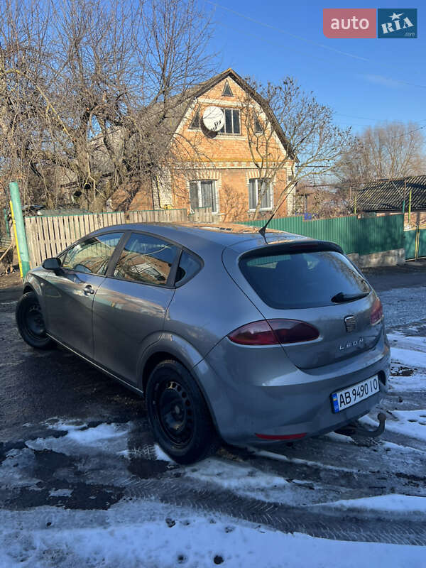 Хэтчбек SEAT Leon 2007 в Казатине