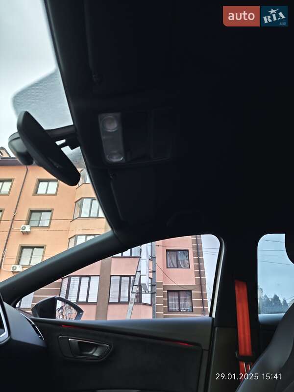 Хэтчбек SEAT Leon 2016 в Киеве