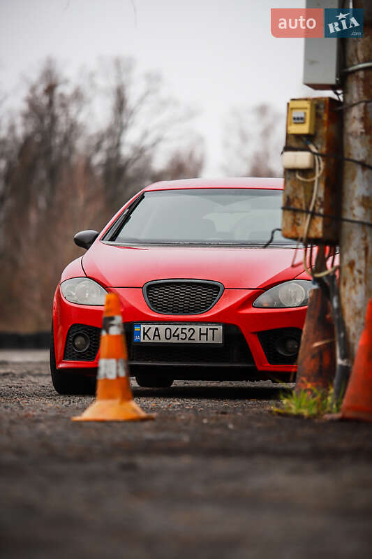 Хэтчбек SEAT Leon 2007 в Киеве