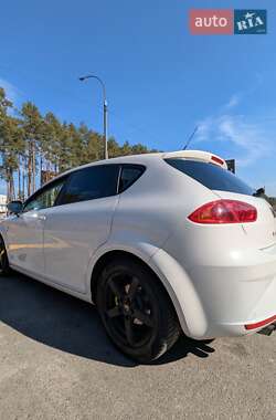 Хэтчбек SEAT Leon 2009 в 