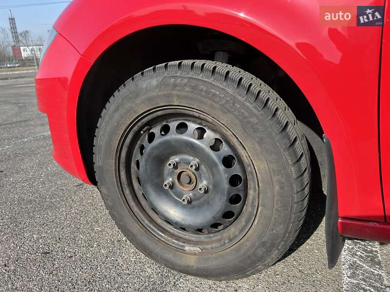 Хэтчбек SEAT Leon 2011 в Киеве фото 5 Хэтчбек SEAT Leon 2011 в Киеве