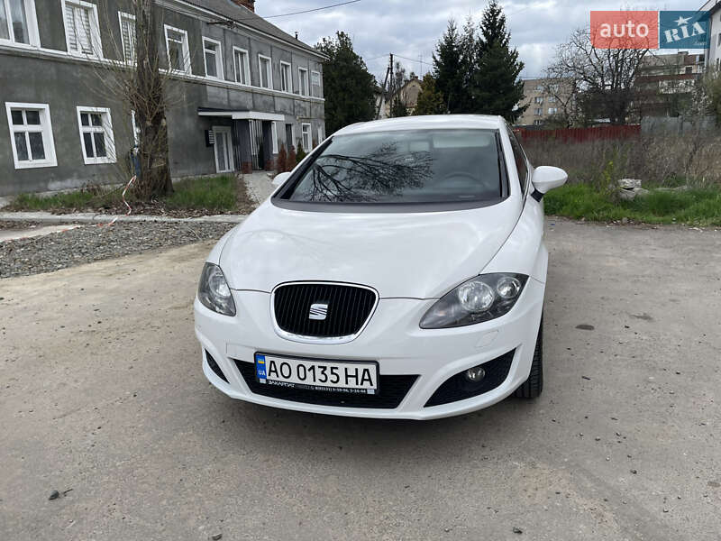Хетчбек SEAT Leon 2010 в 