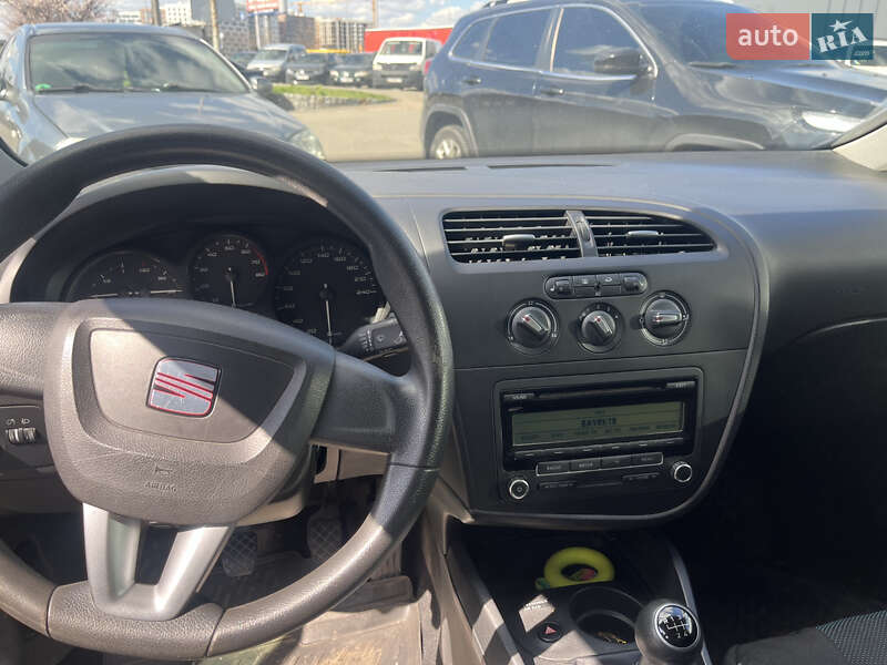 Хетчбек SEAT Leon 2011 в Києві