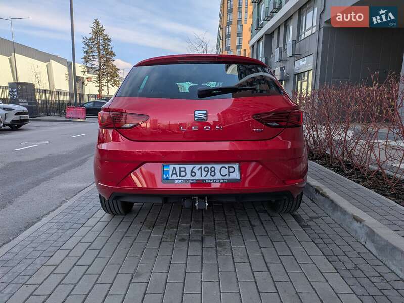 Хэтчбек SEAT Leon 2017 в Киеве