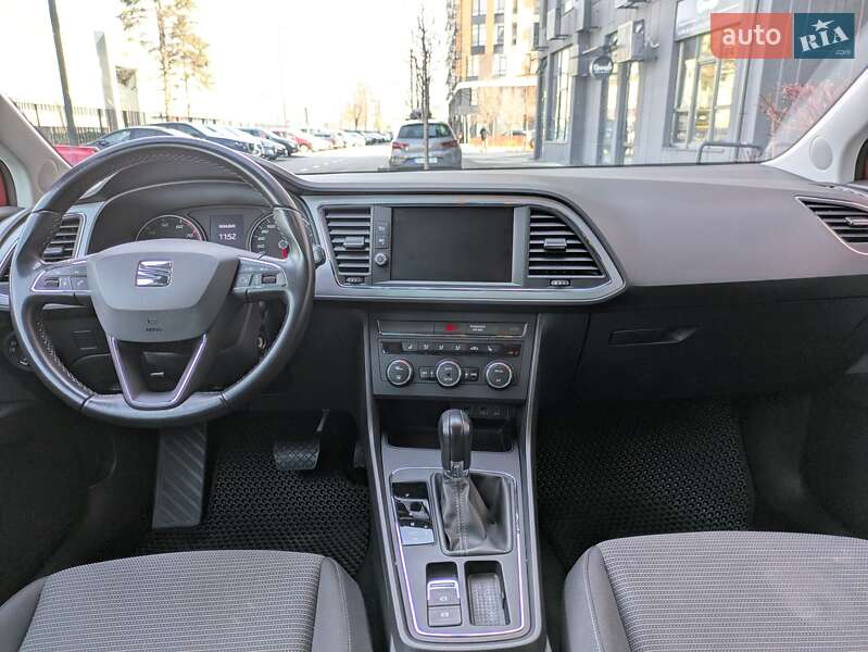 Хэтчбек SEAT Leon 2017 в Киеве