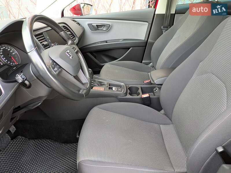 Хэтчбек SEAT Leon 2017 в Киеве