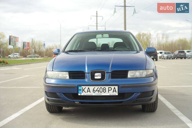 Хетчбек SEAT Leon 2000 в Ірпені