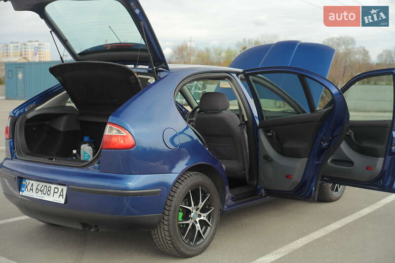 Хетчбек SEAT Leon 2000 в Ірпені