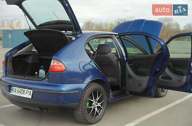 Хетчбек SEAT Leon 2000 в 