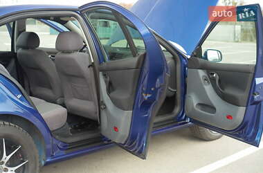 Хетчбек SEAT Leon 2000 в 