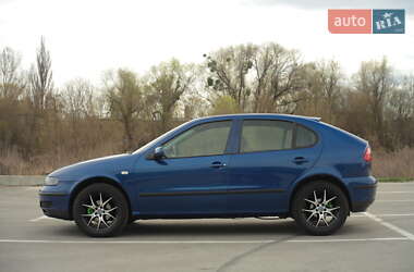 Хетчбек SEAT Leon 2000 в 