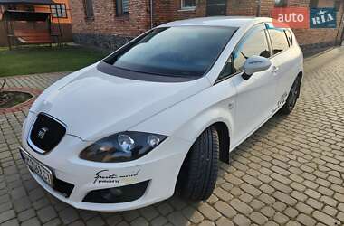 Хэтчбек SEAT Leon 2011 в 