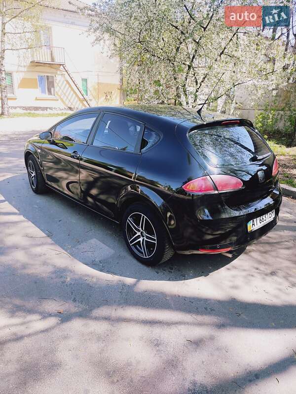 Хэтчбек SEAT Leon 2008 в Киеве