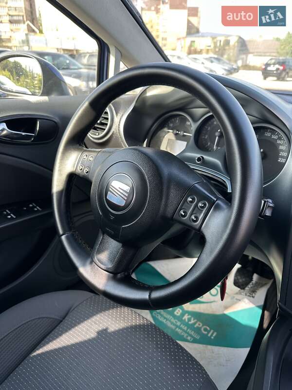 Хетчбек SEAT Leon 2006 в Кривому Розі