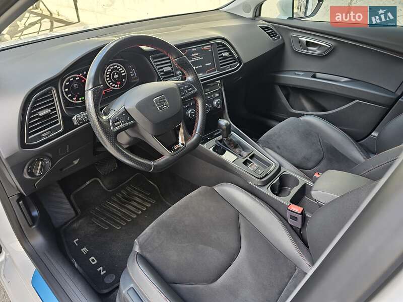 Хэтчбек SEAT Leon 2018 в Киеве