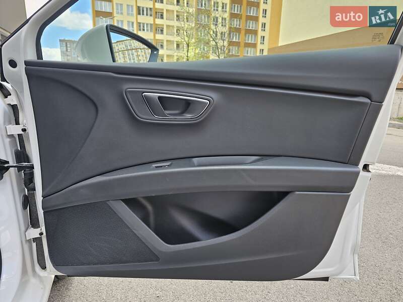Хэтчбек SEAT Leon 2018 в Киеве