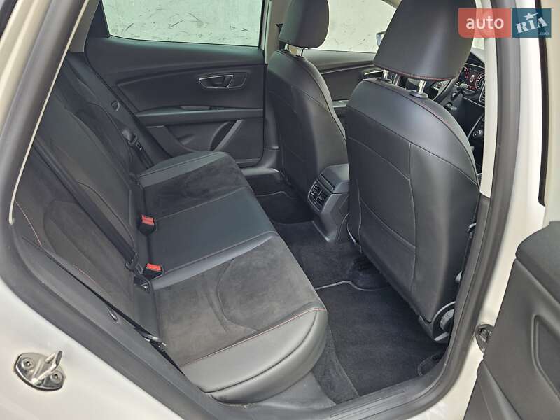 Хэтчбек SEAT Leon 2018 в Киеве