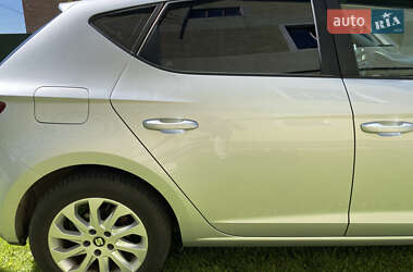 Хэтчбек SEAT Leon 2013 в 