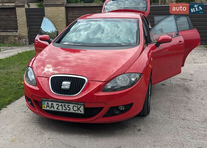 Хетчбек SEAT Leon 2006 в Києві