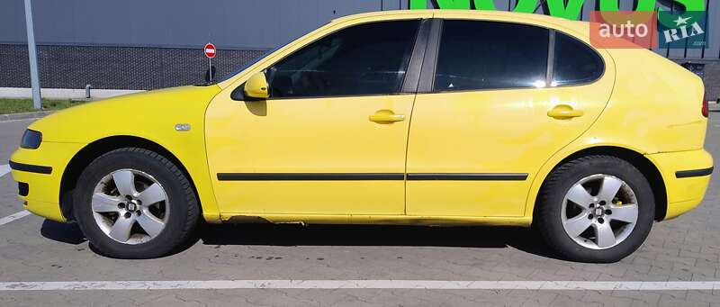 Хэтчбек SEAT Leon 2003 в Киеве